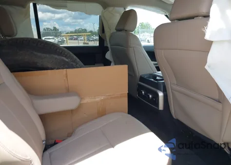 2024 Ford Expedition Xlt Max z USA, uszkodzony, nr VIN 1FMJK1J81REA33559